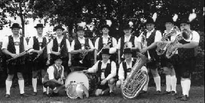 Gruppenfoto der Bayernkapelle aus dem Jahr 2000